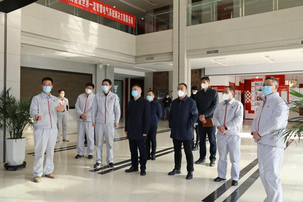 西安市经开区管委会主任贾强一行到尊龙时凯有限督导检查清静生产及企业运营情形-尊龙时凯