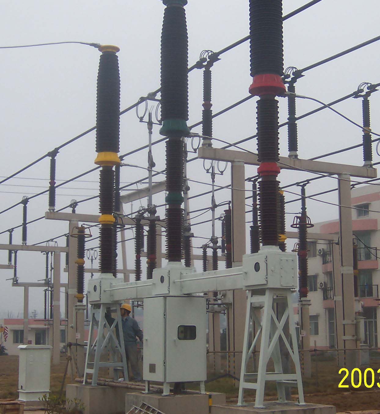 LW25A-252/T4000-50 SF6瓷柱式断路器-尊龙时凯