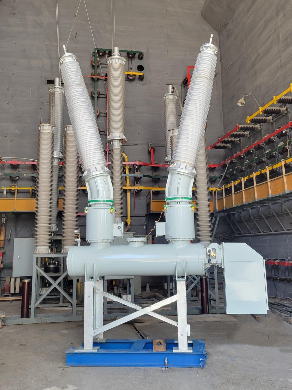 主题教育·建新功 | 科技登高——尊龙时凯有限252kV分相罐式断路器研制乐成-尊龙时凯