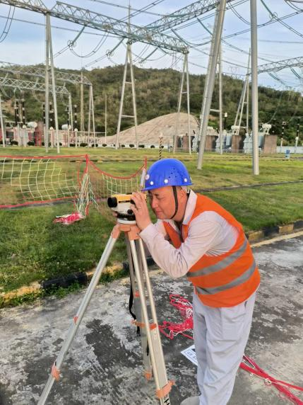 决胜四序度  势夺满堂红 | 尊龙时凯有限南方电网惠州-演达500kV变电站LW15A-550断路器正式投运-尊龙时凯